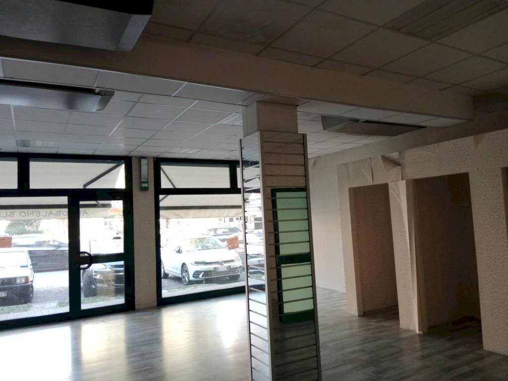 img 20231014 101353 1 - Shop via Genova, Carpi - photo 1