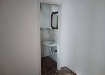 img 20231014 110128 - Shop piazza MARTIRI, Carpi - photo 3