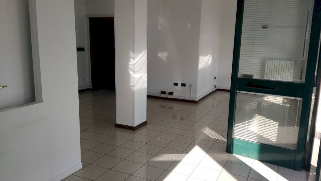 p 20181121 104530 - Shop via LEONI, Carpi - photo 1