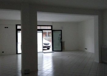p 20181120 160814 - Negozio via Magazzeno, Carpi - foto 2
