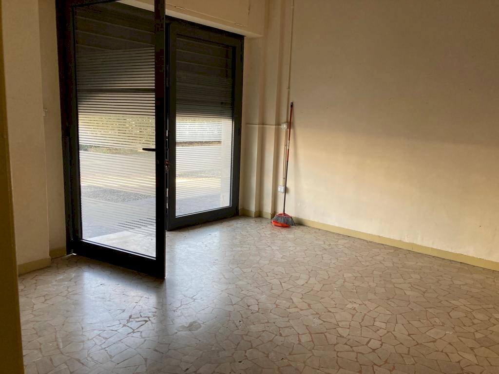 img 20230421 wa0093 - Shop via Alessandro Manzoni, Carpi - photo 1