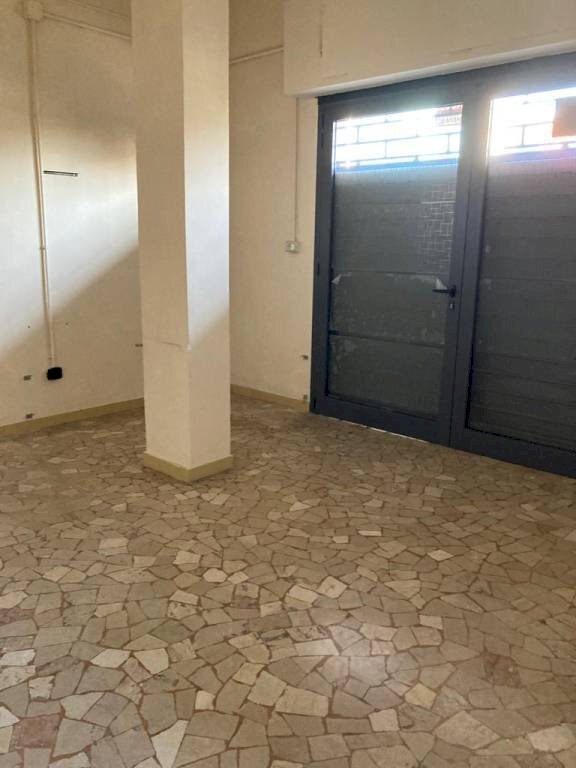 img 20230421 wa0096 - Shop via Alessandro Manzoni, Carpi - photo 2