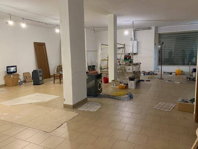 img 1082 - Negozio via LAGO D'ORTA, Carpi - foto 1