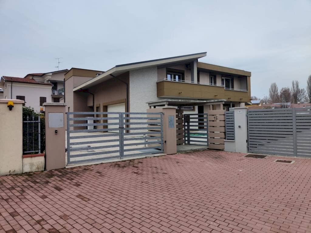 000__img-20221214-wa0086.jpg - Villa via DELLO SPORT, Fabbrico - foto 1