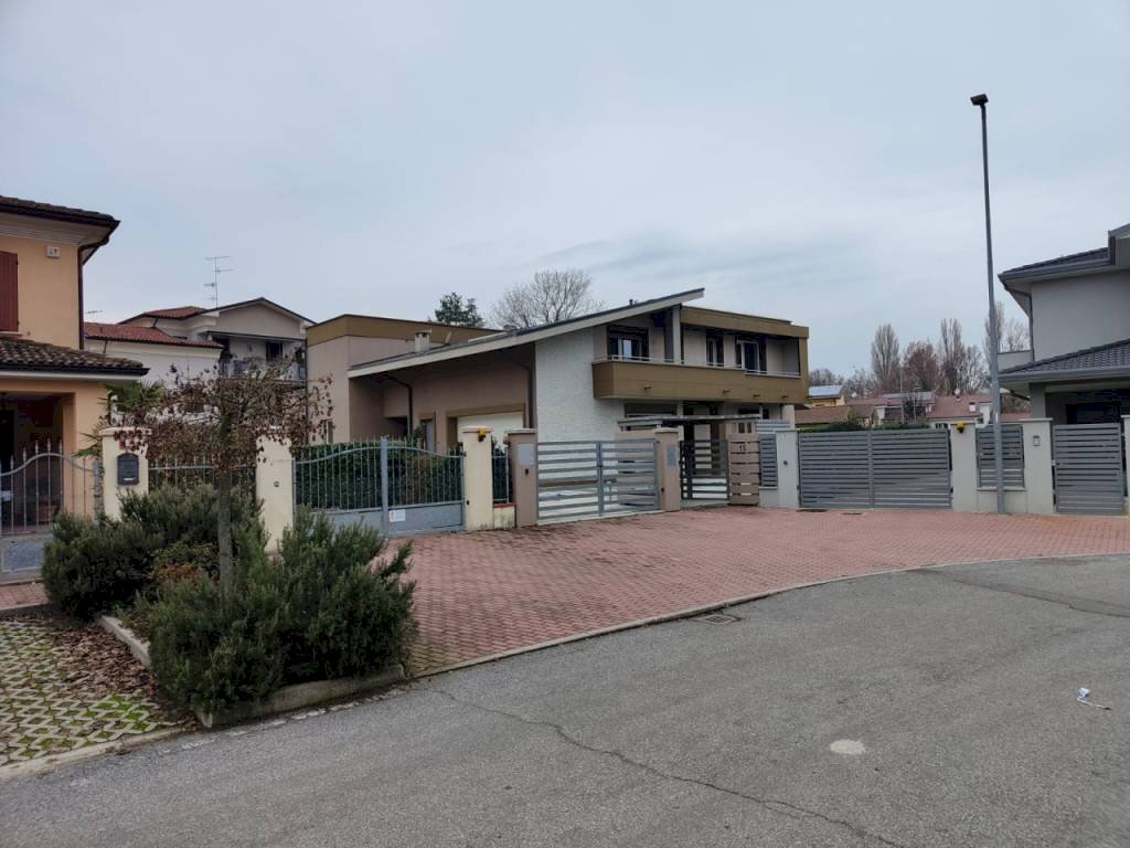 001__img-20221214-wa0075.jpg - Villa via DELLO SPORT, Fabbrico - foto 2