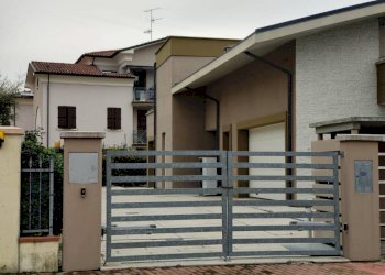 004__img-20221214-wa0077.jpg - Villa via DELLO SPORT, Fabbrico - foto 5