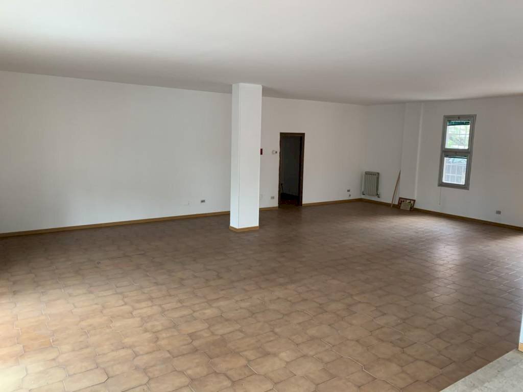 img 0188 - Shop piazzale RAMAZINI 37/B, Carpi - photo 1