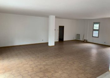 img 0188 - Shop piazzale RAMAZINI 37/B, Carpi - photo 1