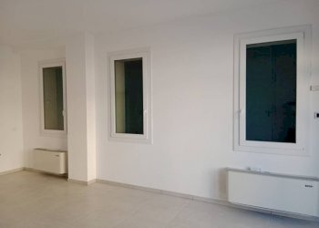 img 20231123 103058 - Negozio via BISI, Novi di Modena - foto 3