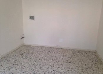 Shop Carpi - photo 1