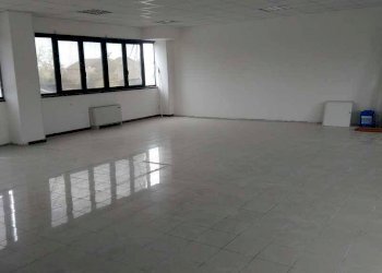 p 20181026 151540 - Ufficio piazzale RAMAZZINI 37/b, Novi di Modena - foto 1