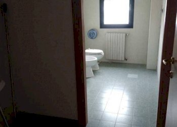 p 20181026 151553 - Ufficio piazzale RAMAZZINI 37/b, Novi di Modena - foto 2