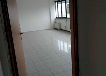 p 20181026 151559 - Ufficio piazzale RAMAZZINI 37/b, Novi di Modena - foto 3