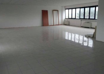 p 20181026 151624 - Ufficio piazzale RAMAZZINI 37/b, Novi di Modena - foto 7