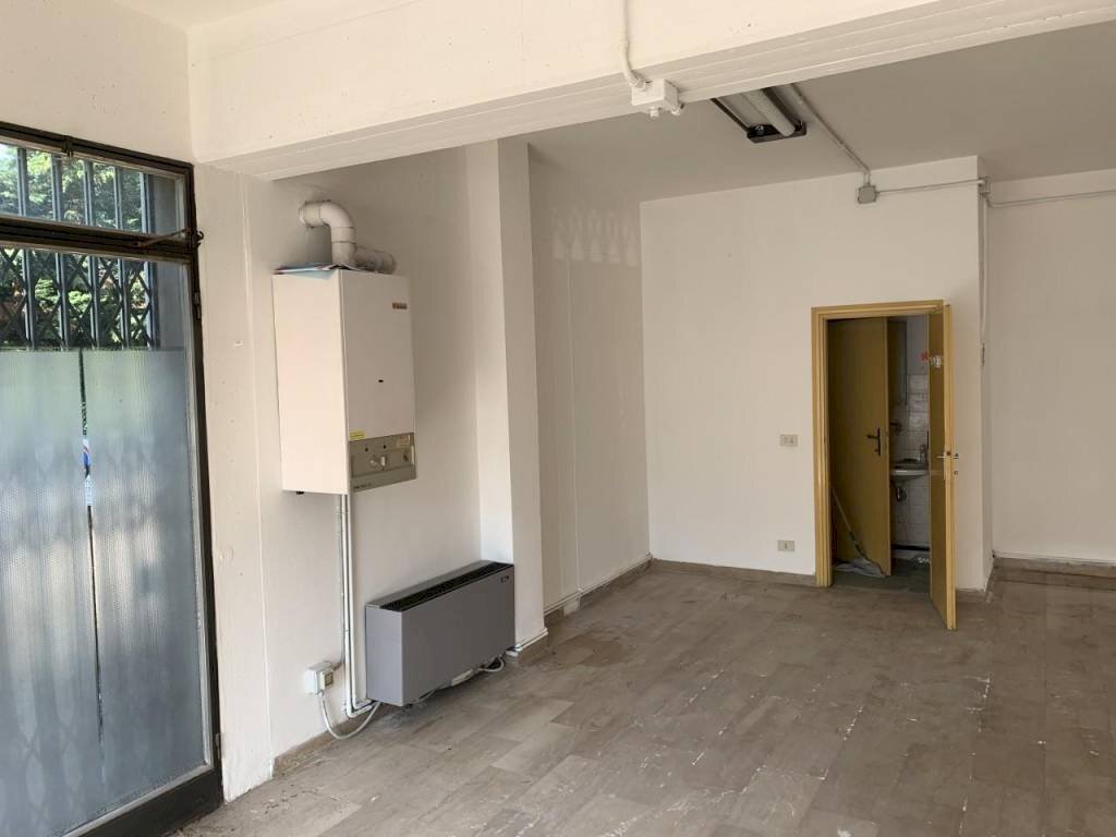 img 0085 - Shop piazzale RAMAZINI 37/B, Carpi - photo 1