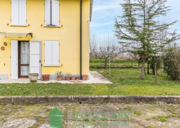 Giardino - Casa indipendente via Remesina Esterna, Carpi - foto 5