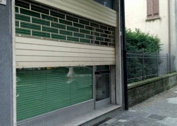 p 20181031 164703 - Negozio piazzale RAMAZZINI 37/b, Carpi - foto 1