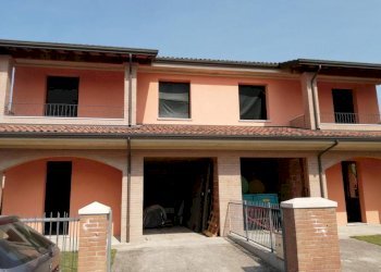 img 20210329 150215 - Villa a Schiera via PRIMO MAGGIO, San Possidonio - foto 1