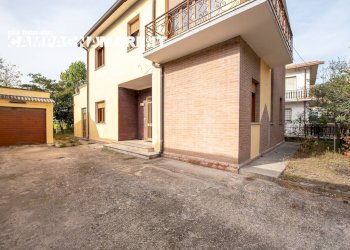 Independent house via pappi, Lagosanto - photo 2