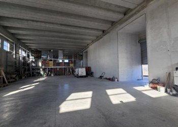 2.jpg - Capannone Modica - foto 3