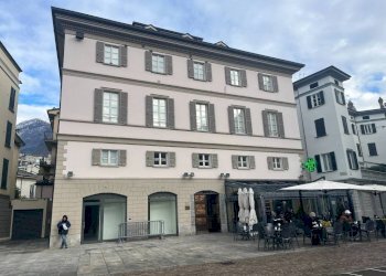 Facciata - Ufficio piazza Giuseppe Garibaldi, 6, Sondrio - foto 2