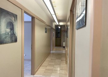 Interno palazzo - Ufficio piazza Giuseppe Garibaldi, 6, Sondrio - foto 4