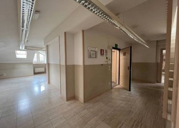 Interno palazzo - Ufficio piazza Giuseppe Garibaldi, 6, Sondrio - foto 8