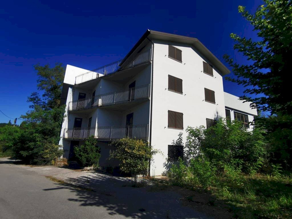 Facciata - Stabile - Palazzo via Statale 28, San Michele Mondovì - foto 3