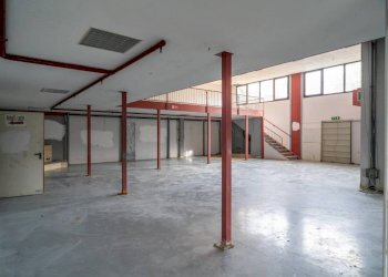 Interno non residenziale - Stabile - Palazzo via Statale 28, San Michele Mondovì - foto 11