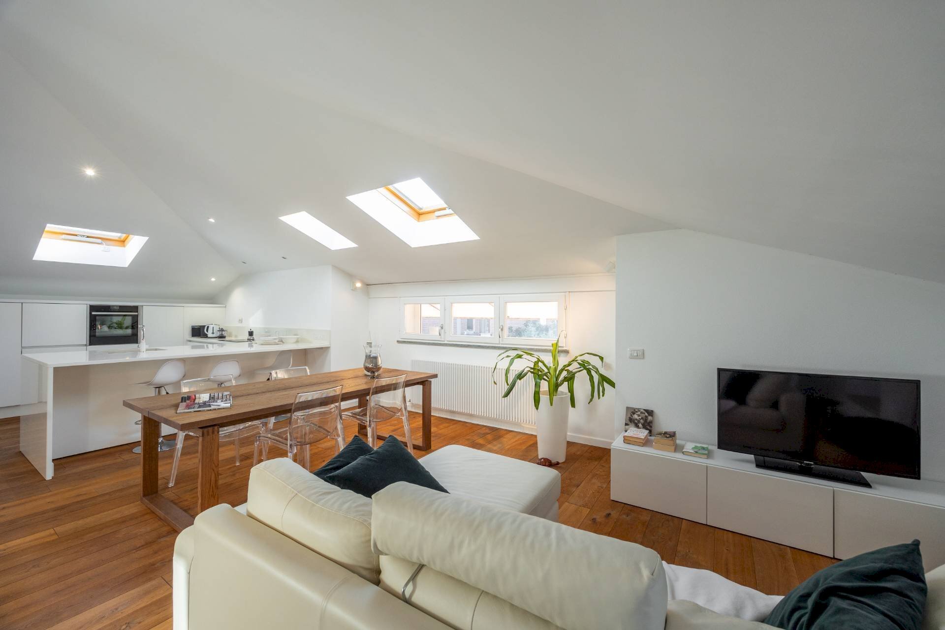 Four-room apartment Strada San Vincenzo, Torino (neighborhood Precollina) - photo 3