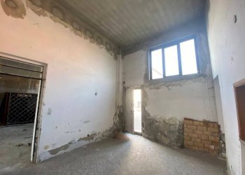 Stanza non arredata - Capannone Piacenza - foto 8