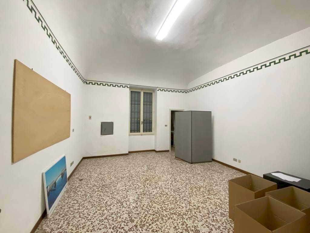 Stanza non arredata - Ufficio Piacenza - foto 1