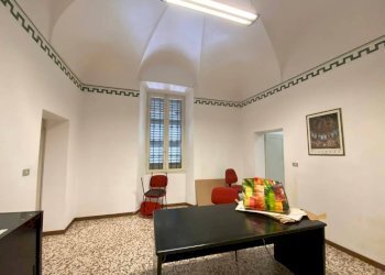 Stanza arredata - Ufficio Piacenza - foto 2