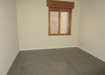 Stanza non arredata - Ufficio Piacenza - foto 6