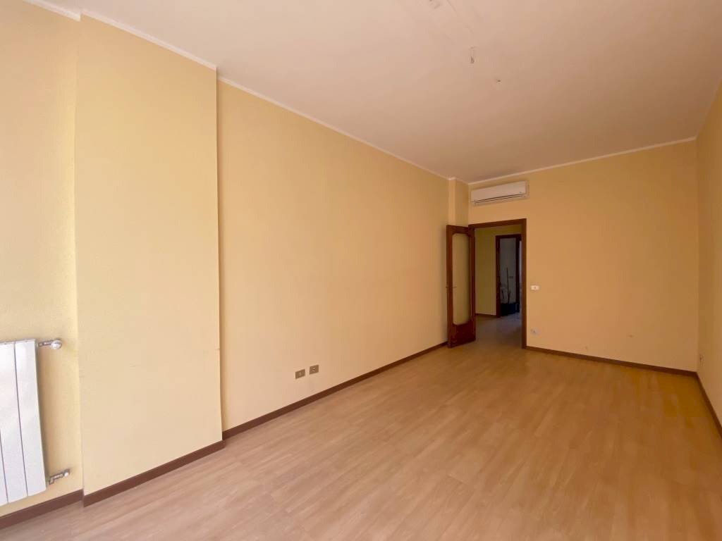 Stanza non arredata - Ufficio Piacenza - foto 3