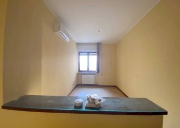 Stanza non arredata - Ufficio Piacenza - foto 2