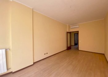 Stanza non arredata - Ufficio Piacenza - foto 3