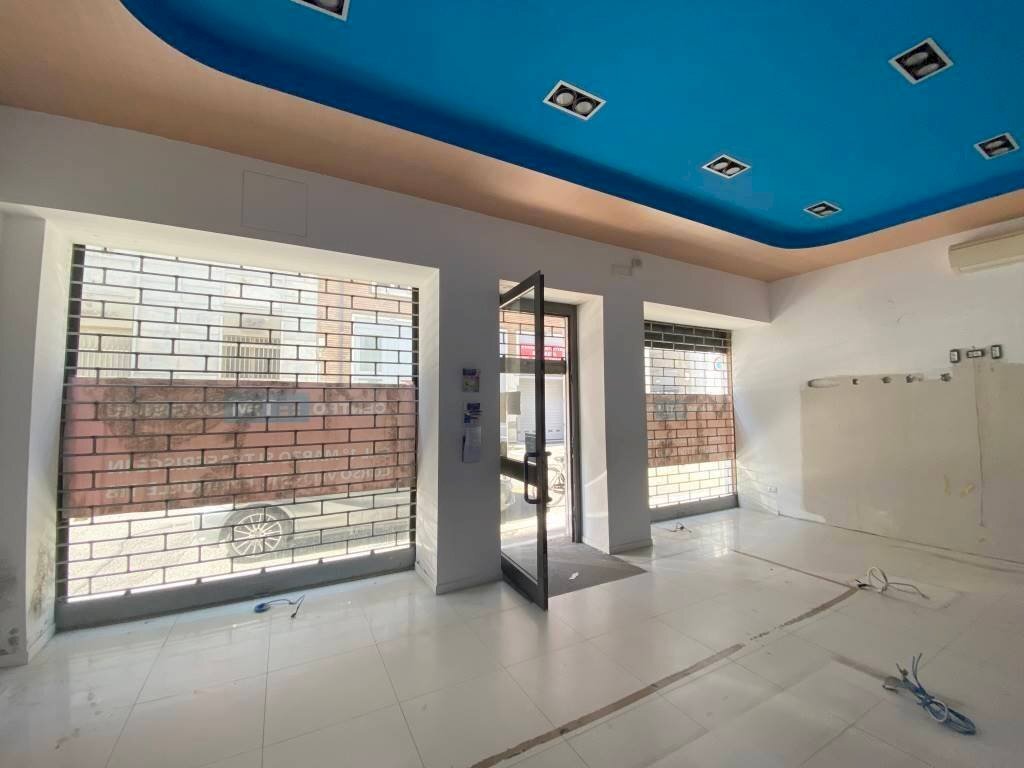 Interno palazzo - Negozio Piacenza - foto 2
