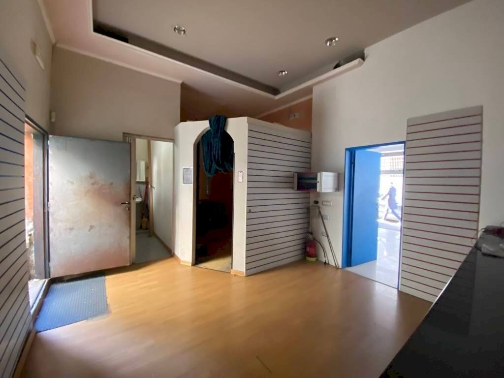 Interno non residenziale - Negozio Piacenza - foto 3