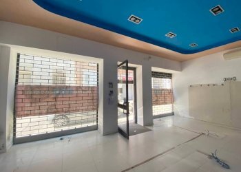 Interno palazzo - Negozio Piacenza - foto 2