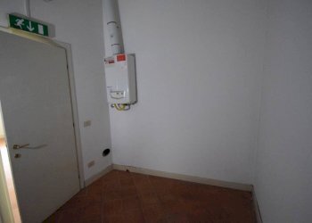 Stanza non arredata - Office Piacenza - photo 10