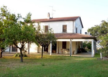 SAM_1206.JPG - Rustico Montescudo - Monte Colombo - foto 1