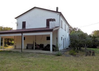 SAM_1209.JPG - Rustico Montescudo - Monte Colombo - foto 2