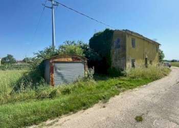 IMG_4238.jpg - Rustico via Enrico Fermi, 7, Misano Adriatico - foto 2