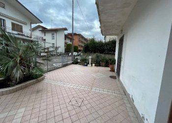 IMG_1282.jpg - Villa a Schiera via fratelli bandiera, Misano Adriatico - foto 1