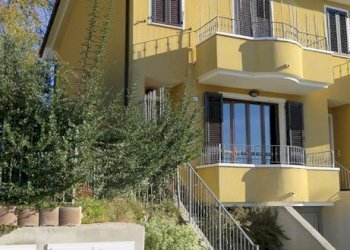 Villa a Schiera Mercatino Conca - foto 1