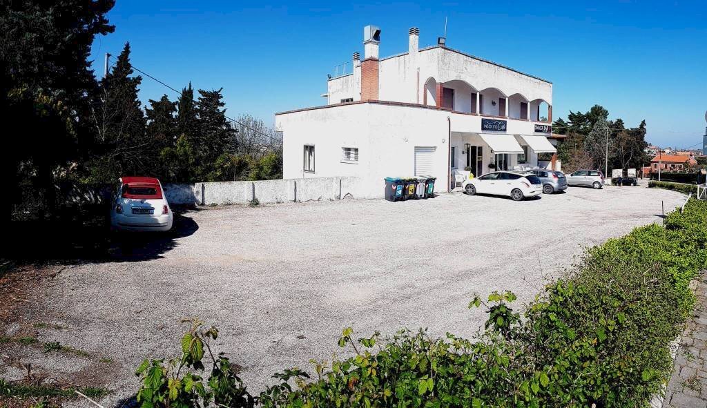 Stabile - Palazzo via Camillo Benso di Cavour, 1, San Clemente - foto 1