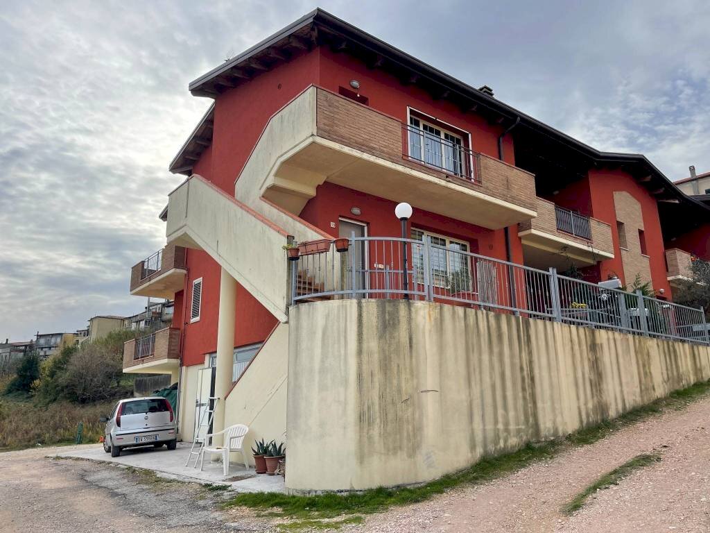 Facciata - Trilocale Tavoleto - foto 1