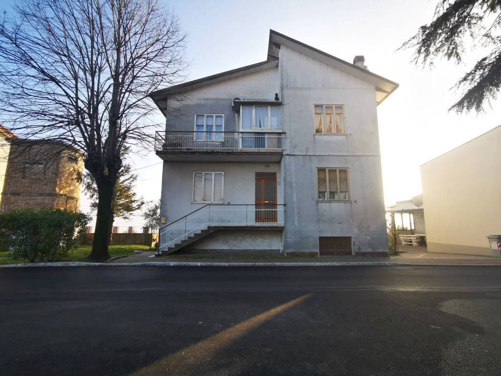 Four-room apartment piazza Giardini Raffaello Sanzio, Tavoleto - photo 1