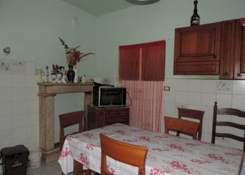 cucina - Trilocale piazza dell'Indipendenza, 30, Poggio Catino - foto 5